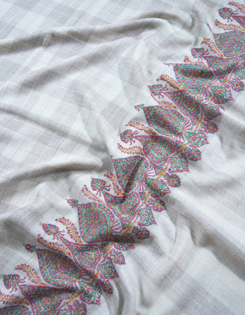 creamy-white and natural check XL embroidery pashmina shawl 8864