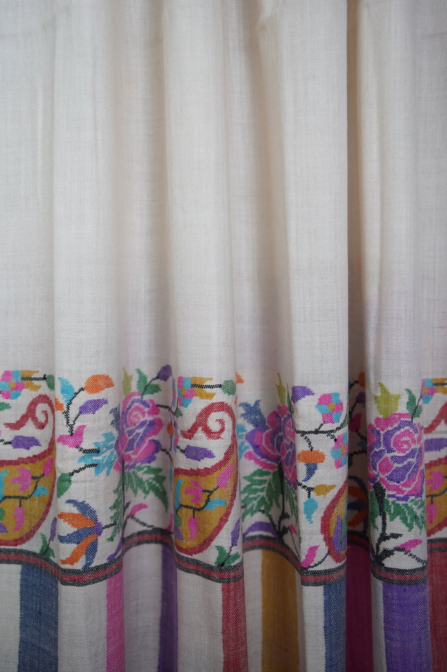 white XL kani paldaar shawl 9506