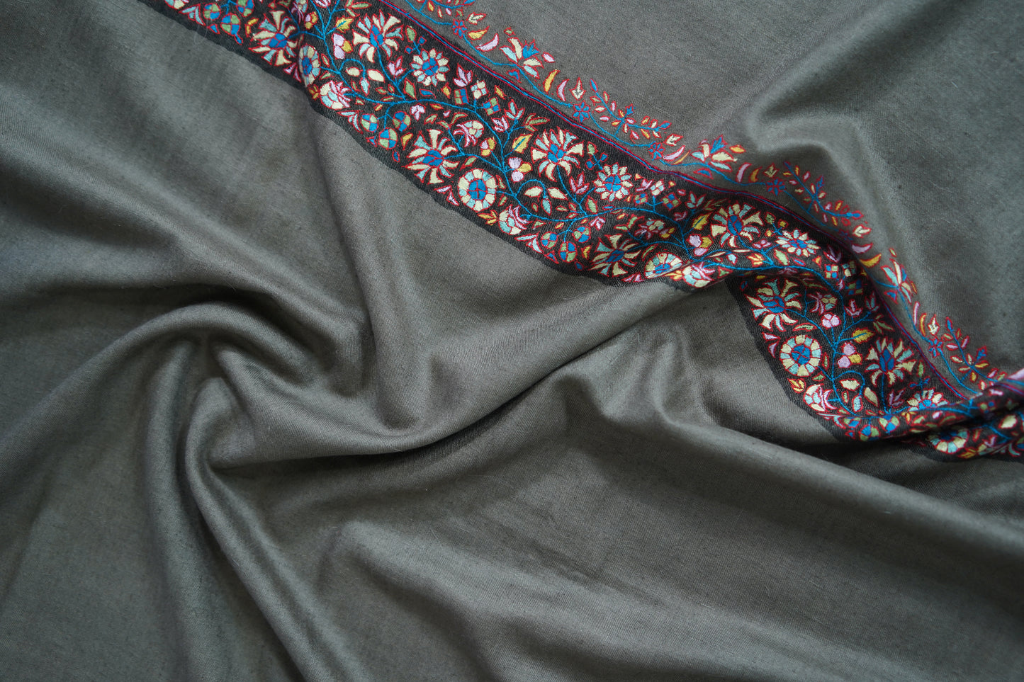 natural GI embroidery pashmina shawl 9513