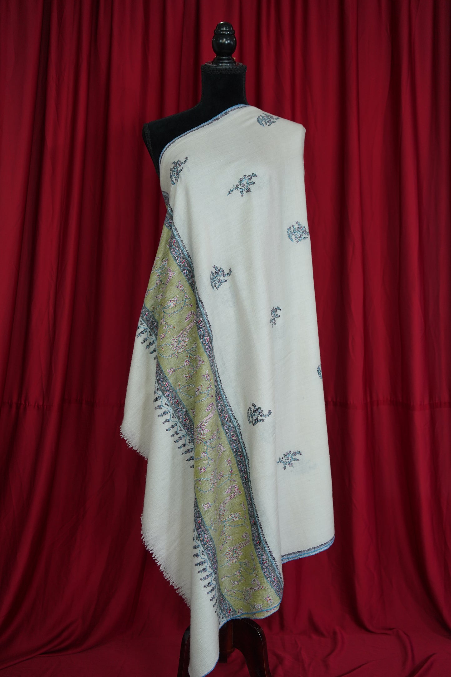 off white butis GI embroidery paahmina shawl 9520