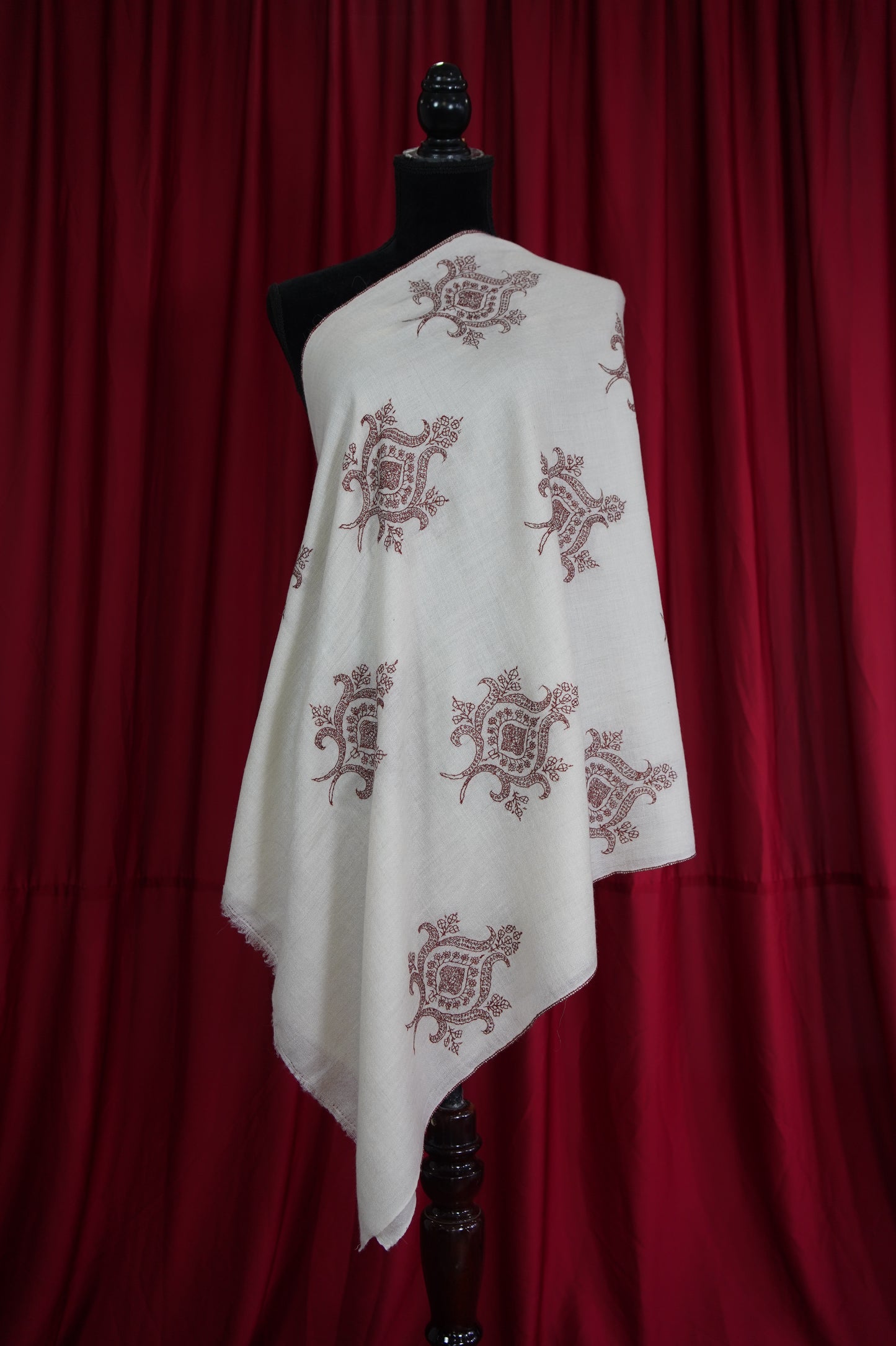 white GI butis embroidery pashmina stole 9528