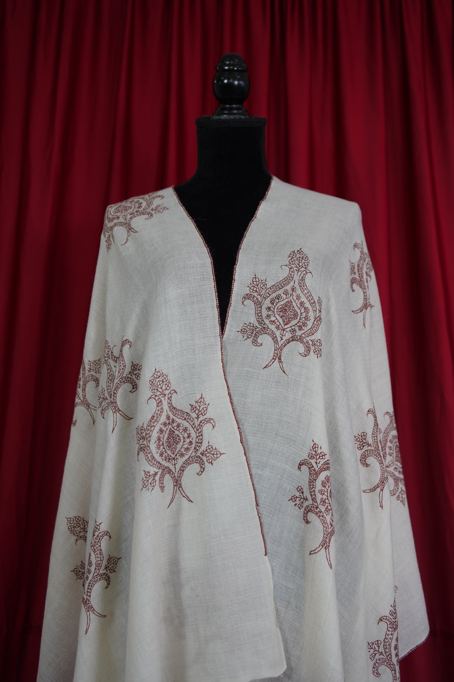 white GI butis embroidery pashmina stole 9528