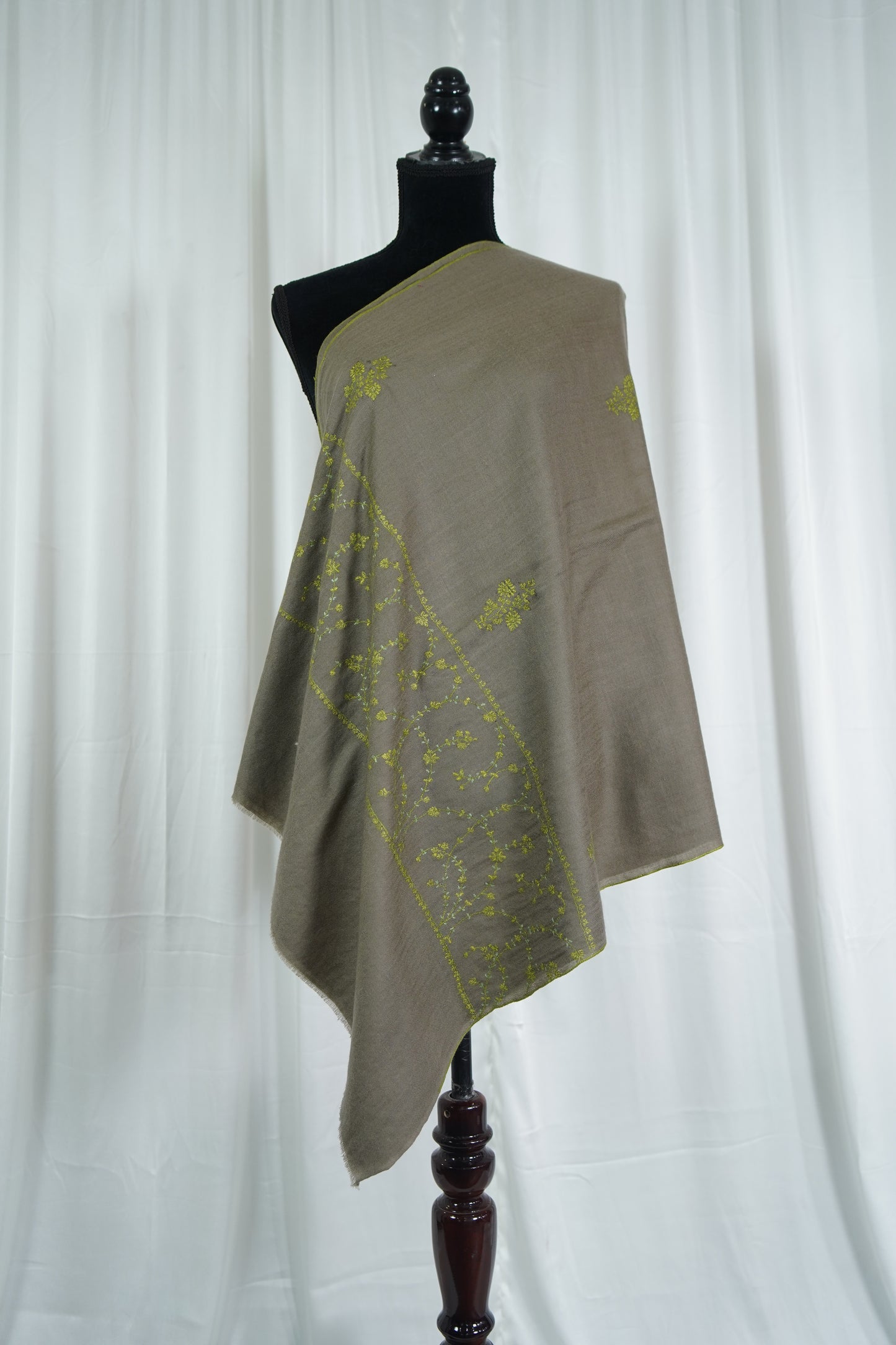 natural butis embroidery pashmina stole 9538
