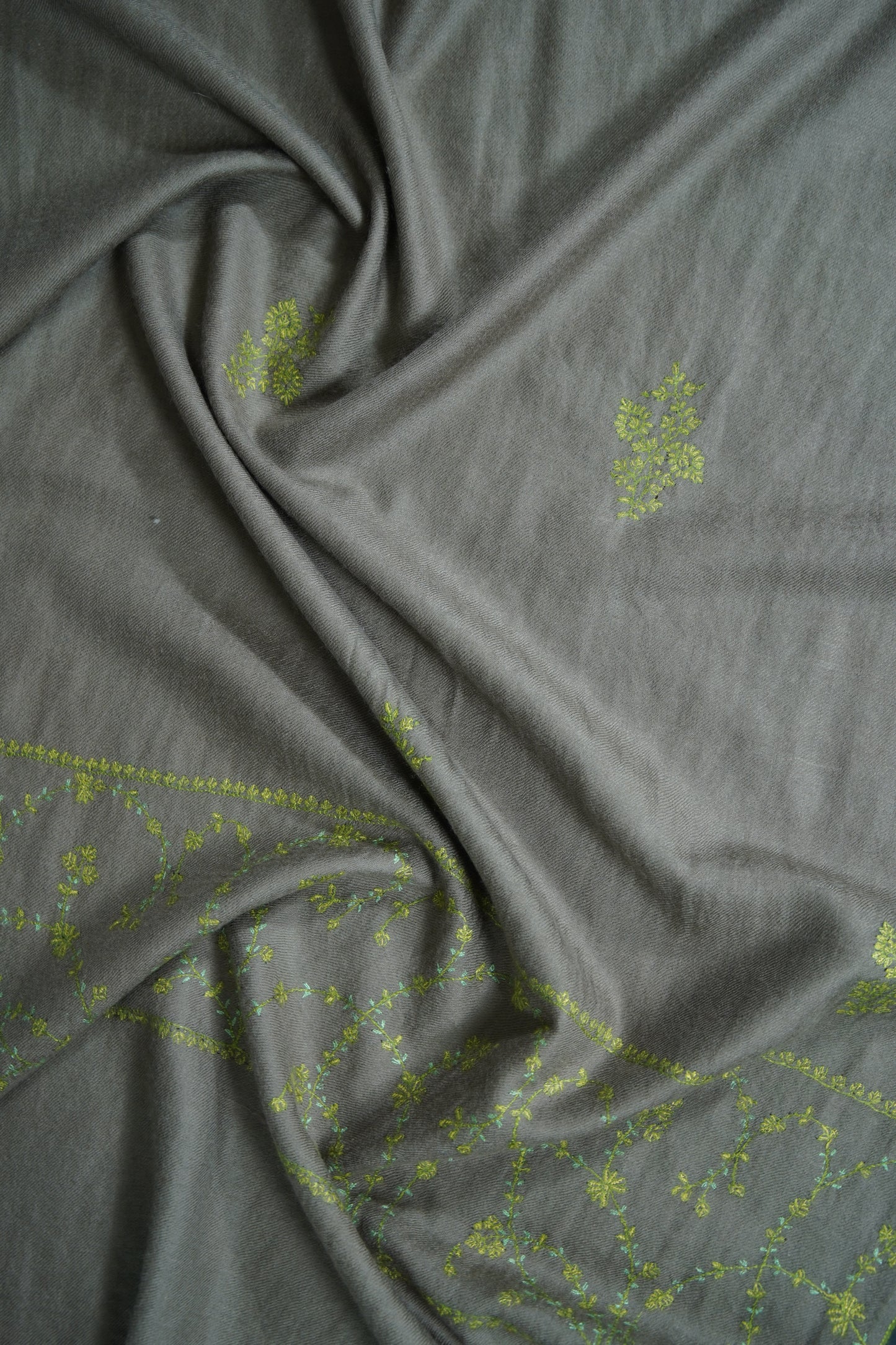 natural butis embroidery pashmina stole 9538