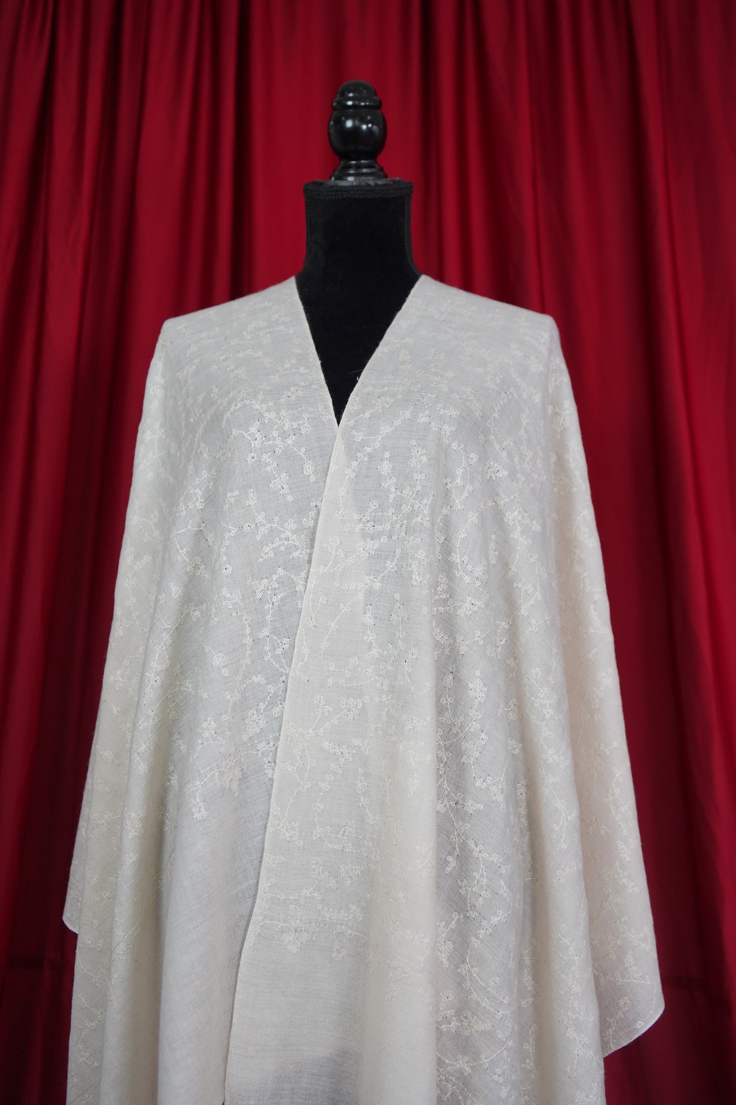 white on white GI jaali embroidery pashmina stole 9554