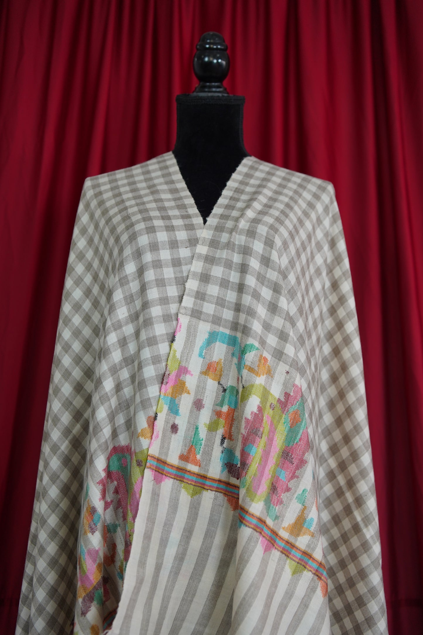 white and natural checked kani palla shawl 9563