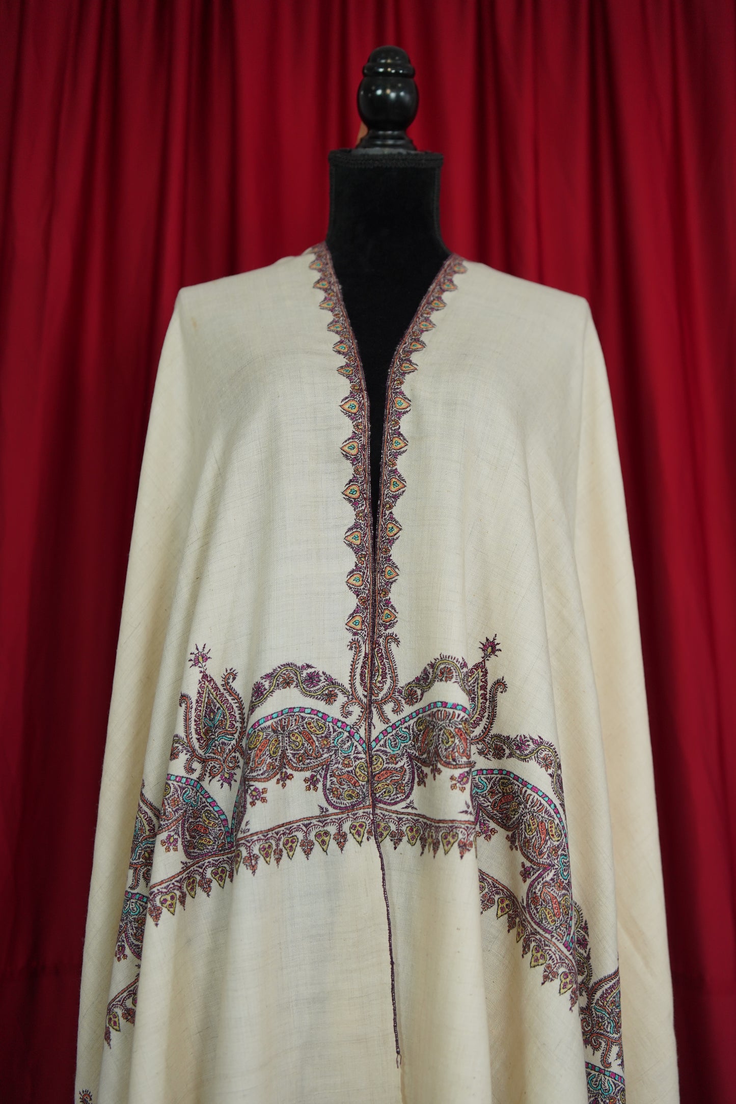 white GI hand spun embroidery pashmina shawl 9572