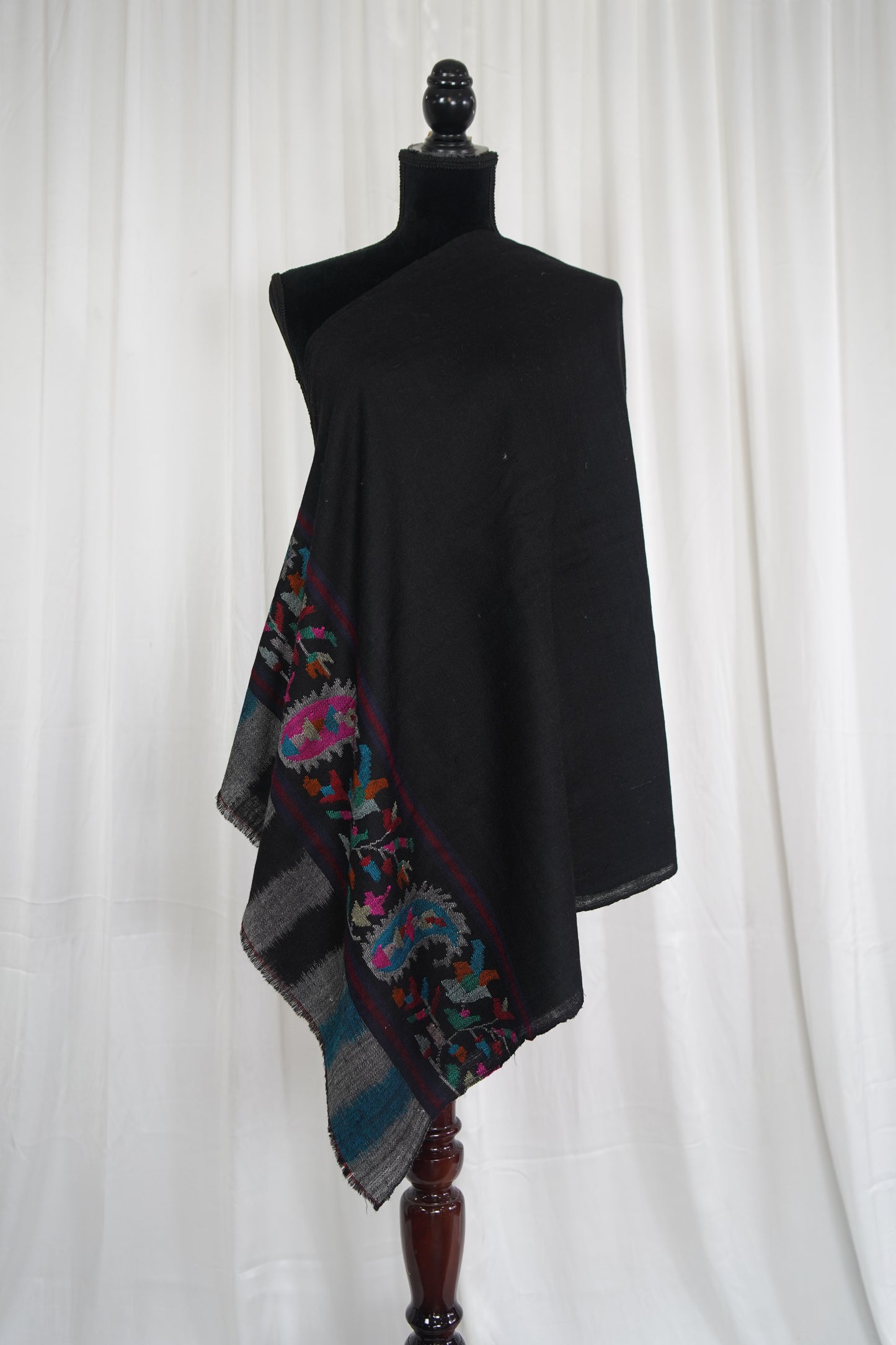 black kani palla stole 9583