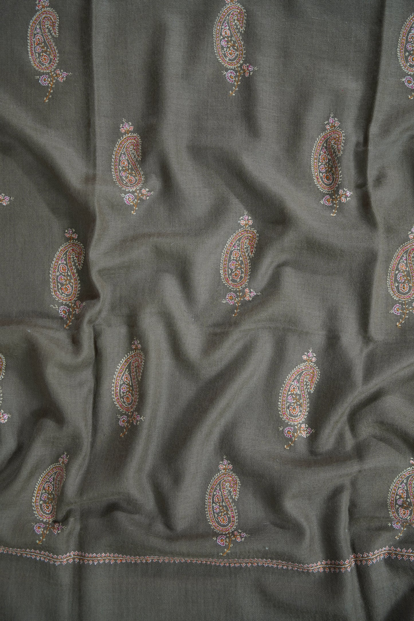 natural butis silk embroidery pashmina shawl 9589