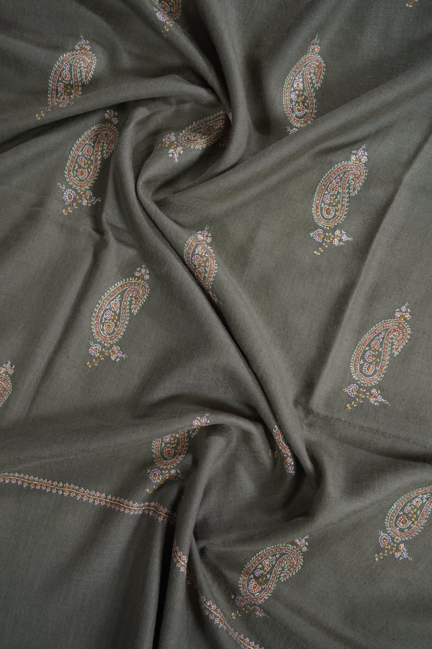 natural butis silk embroidery pashmina shawl 9589