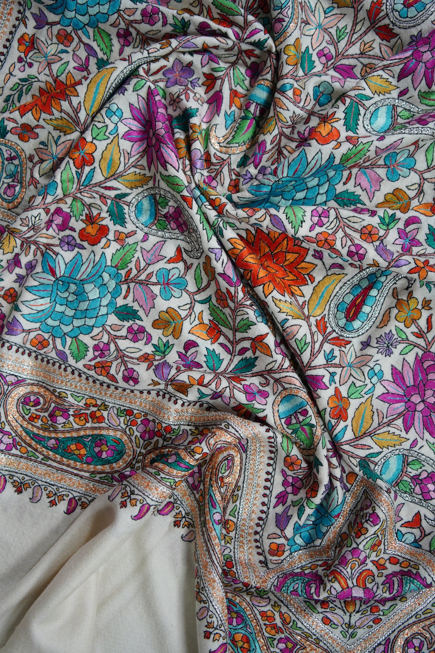 White GI jamma embroidery pashmina shawl 9598