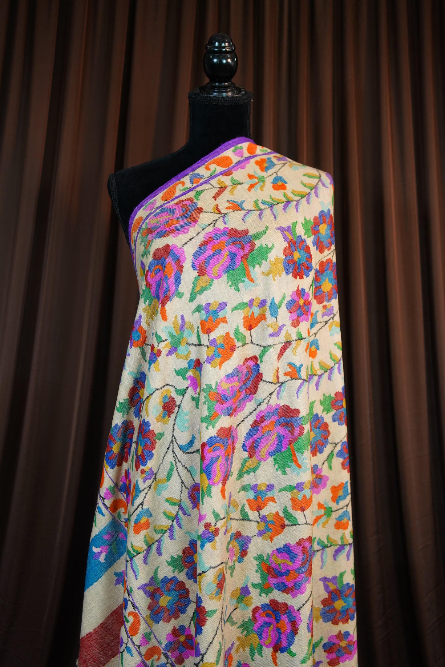 Creamy white multicoloured GI kani jamma pashmina shawl