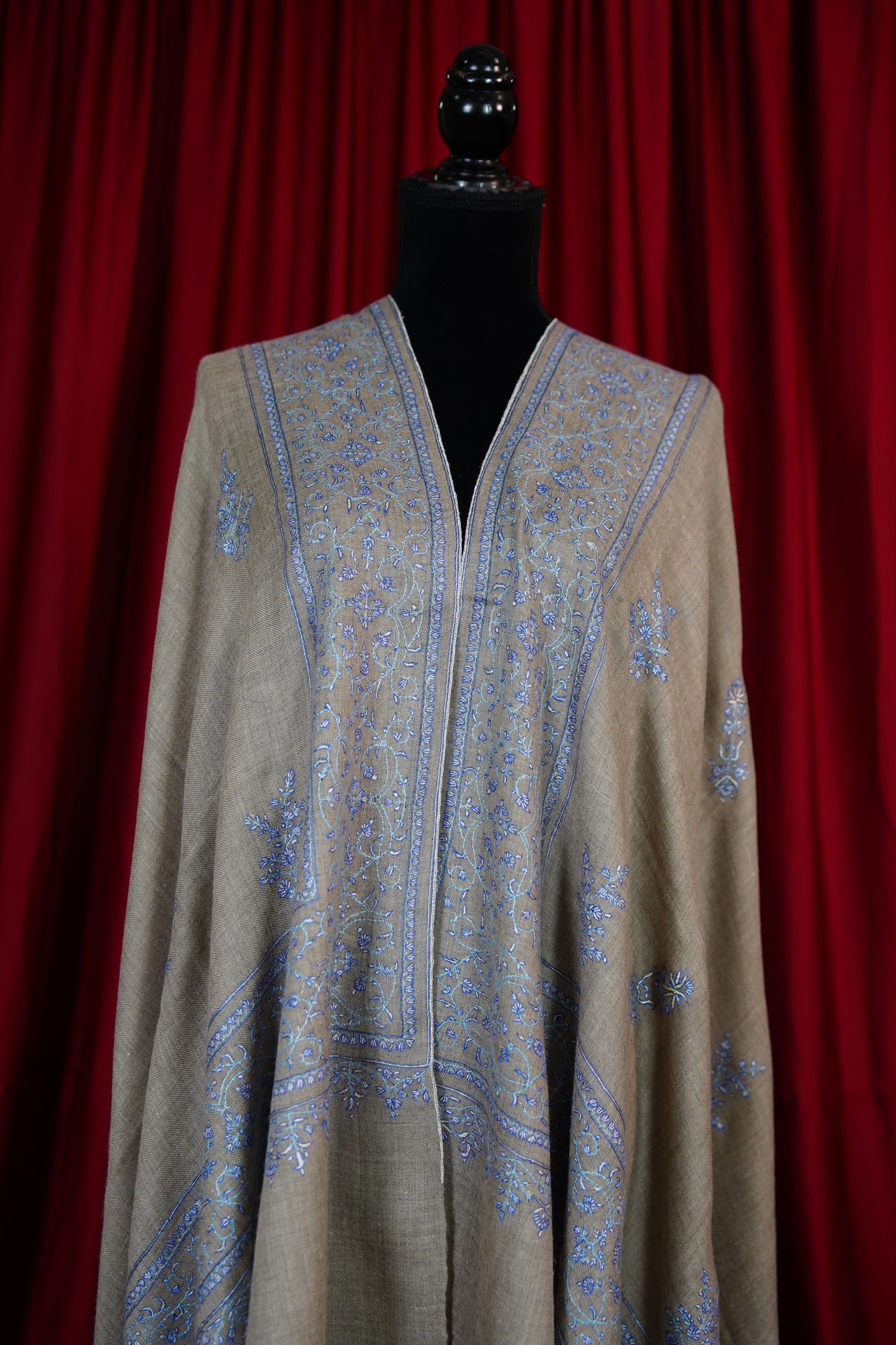 light natural GI butis embroidery pashmina shawl 9642