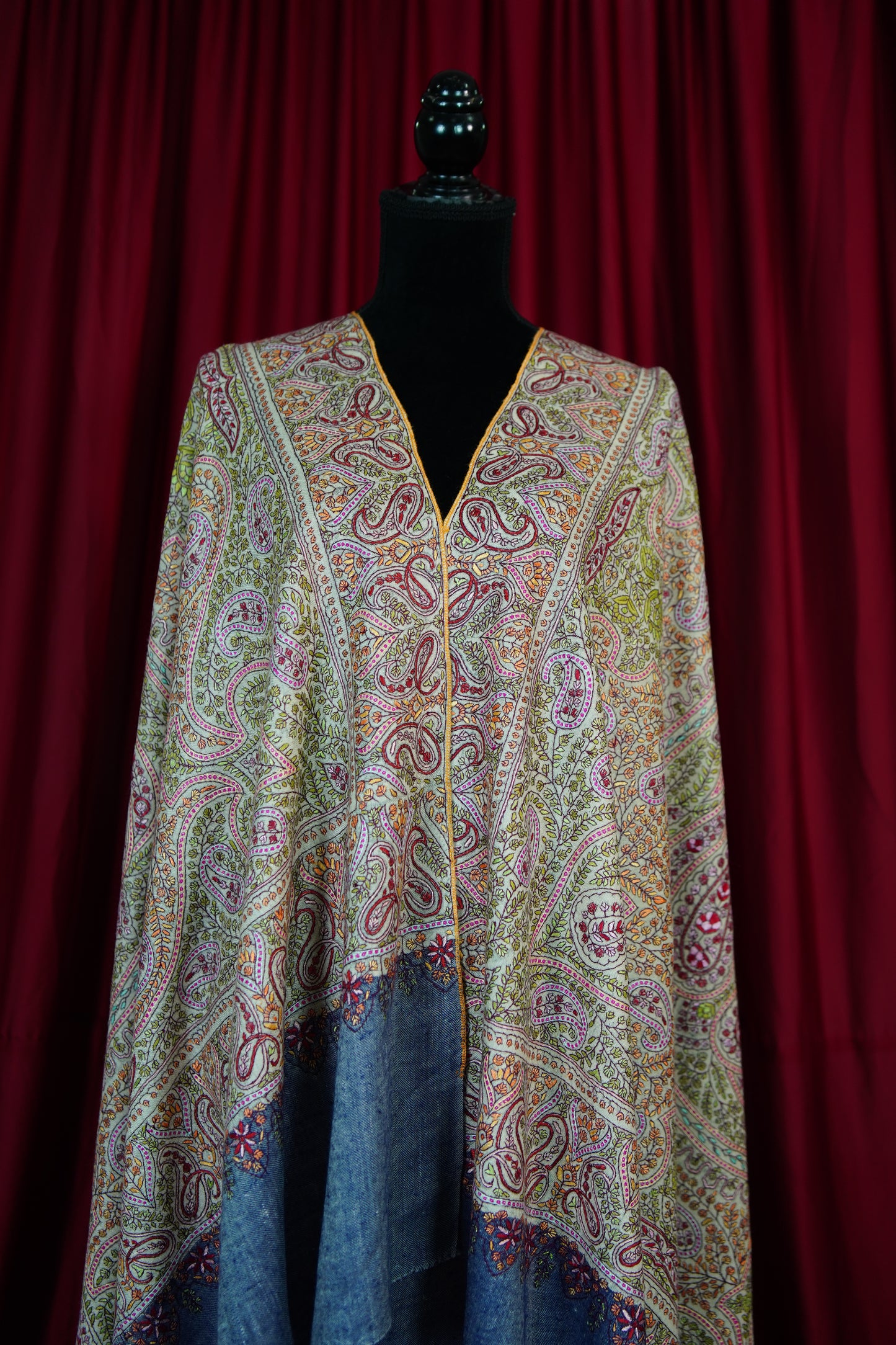 creamy white GI jamma embroidery pashmina shawl 9643