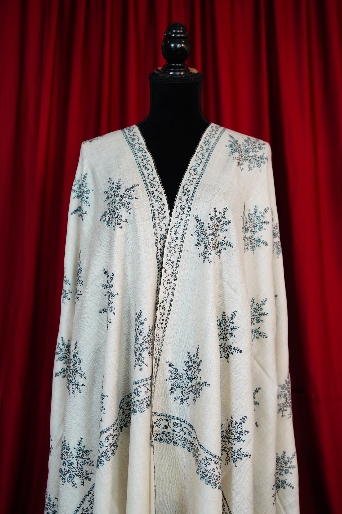 white GI butis embroidery pashmina shawl 9748