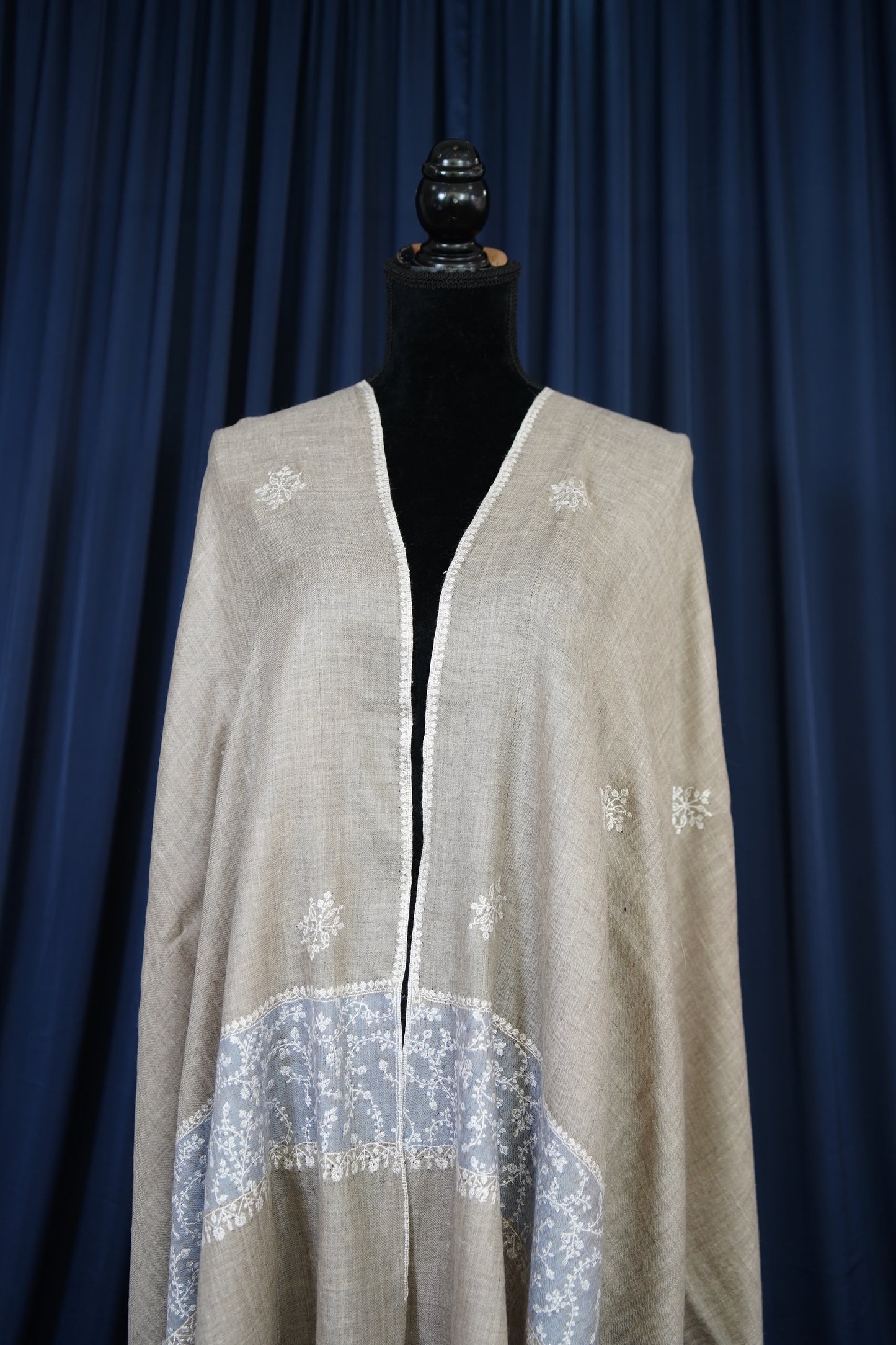 light natural GI butis embroidery pashmina stole 9757