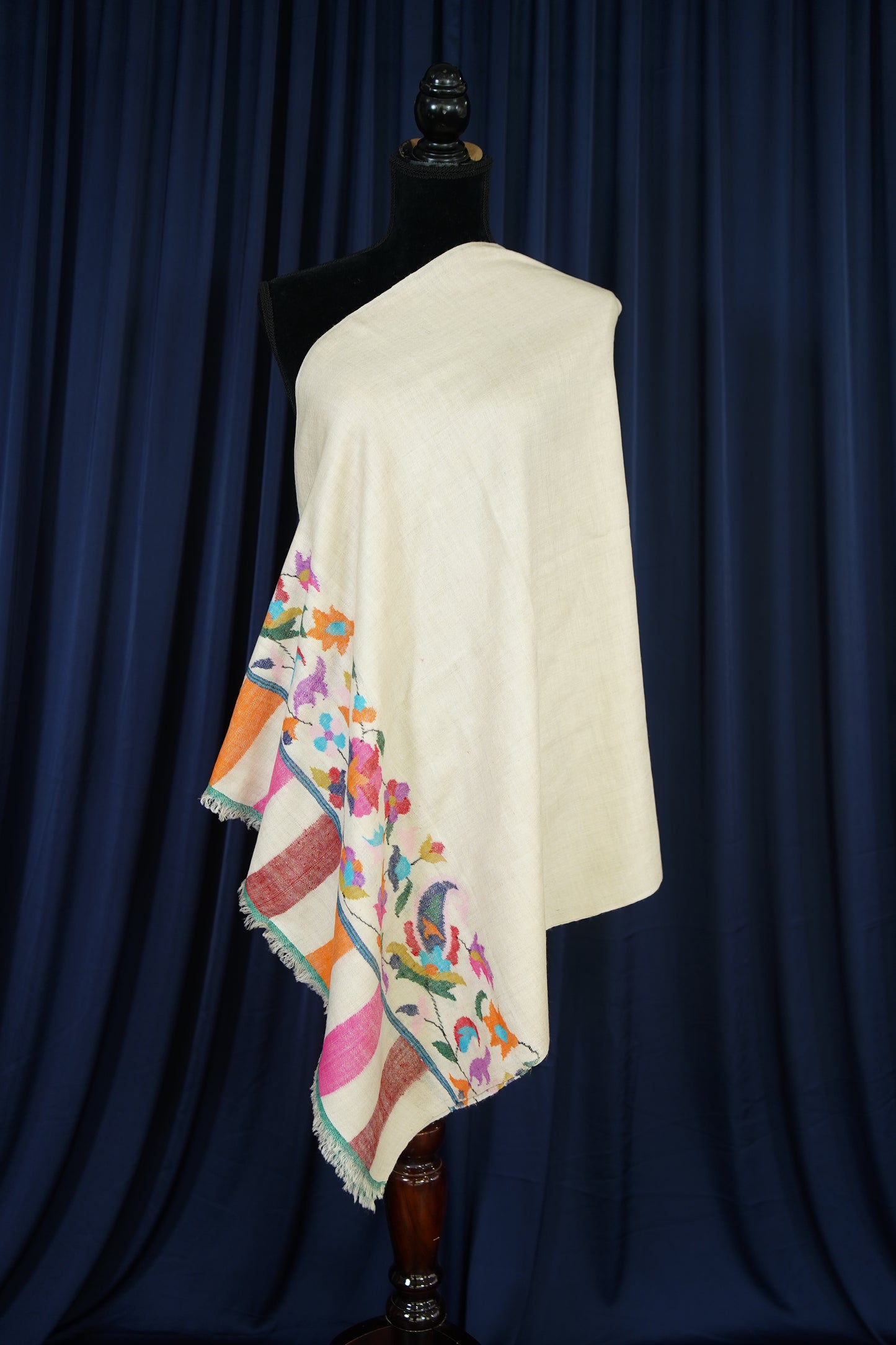 white kani palla stole 9759