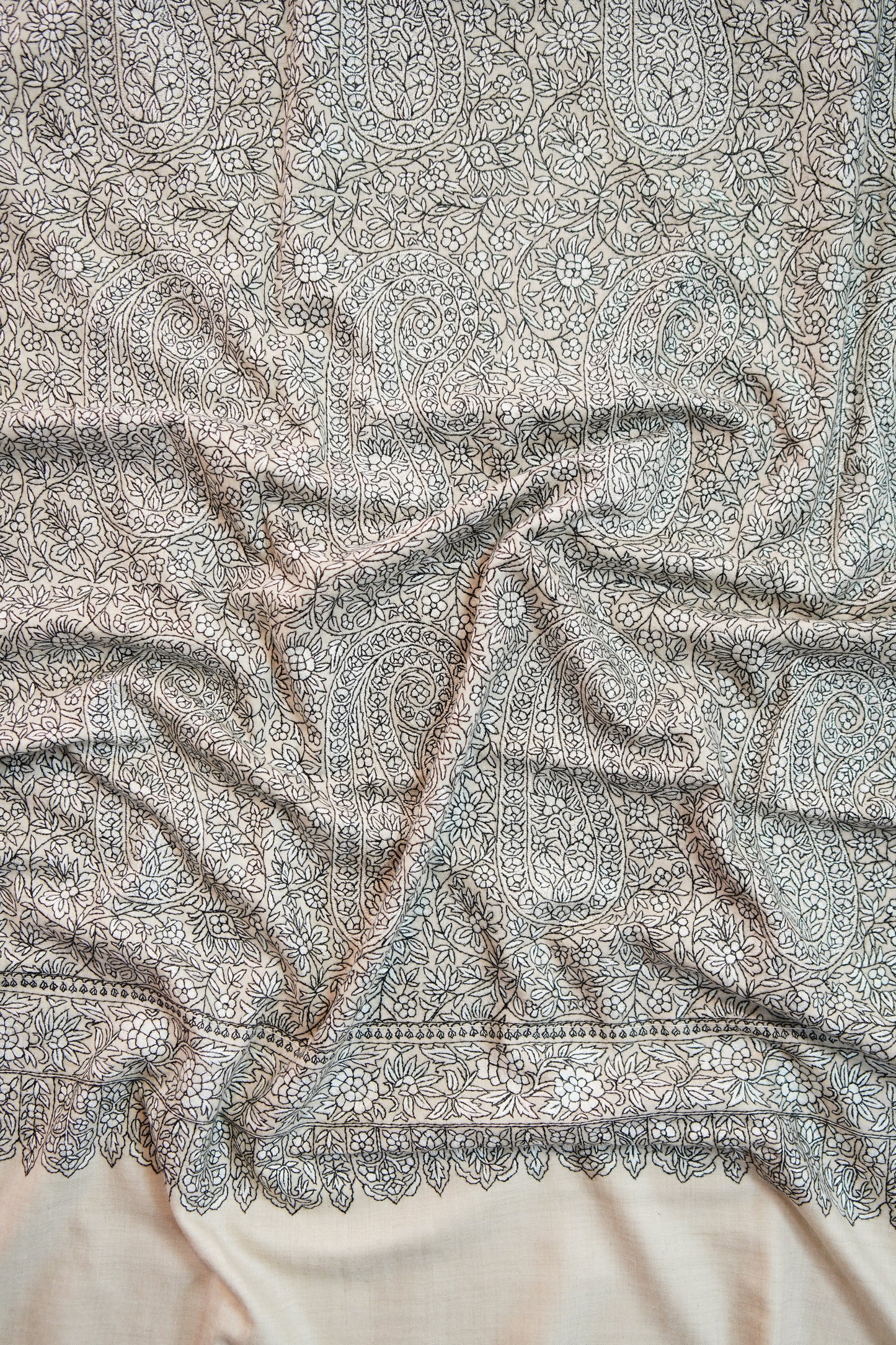 creamy white jamma embroidery pashmina shawl 9826