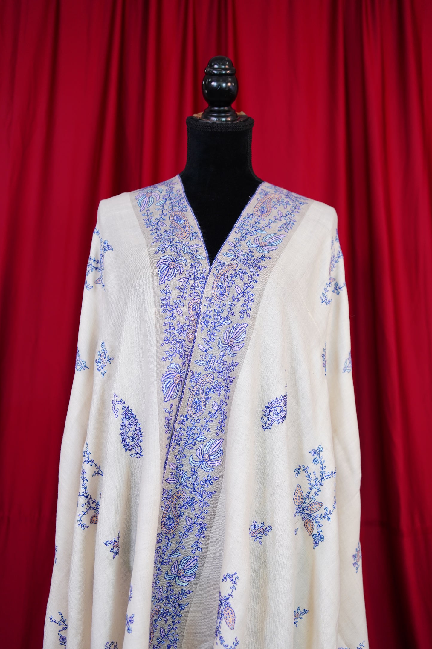 white GI butis embroidery pashmina shawl 9833