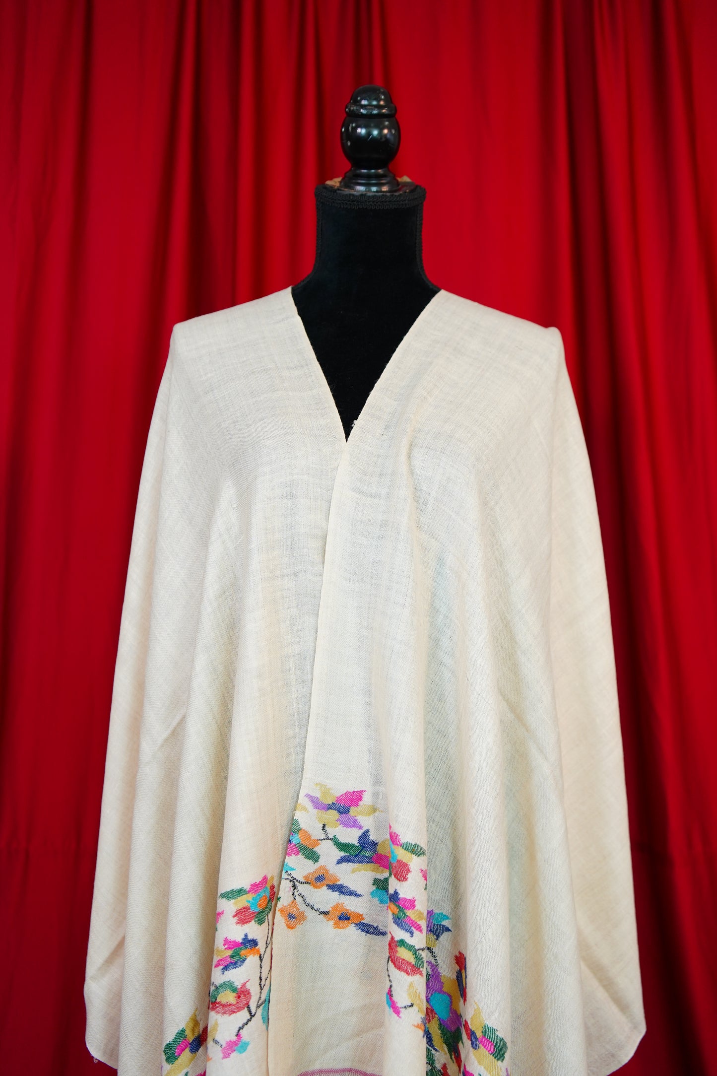 white GI kani paldaar pashmina stole 9835