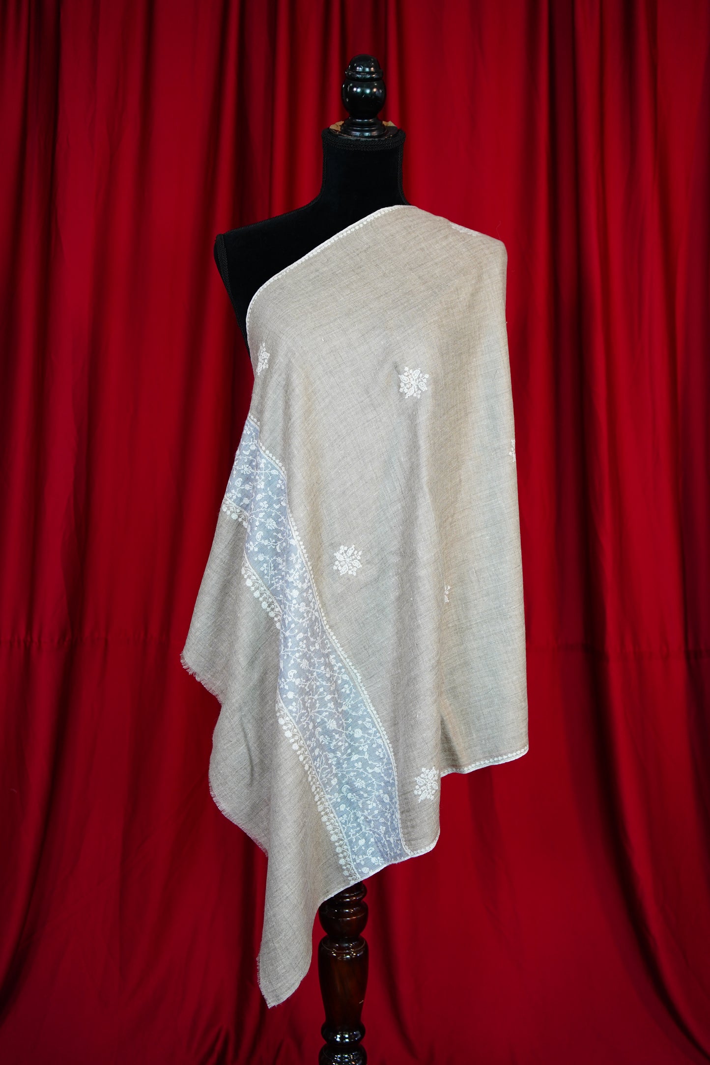 light natural GI butis embroidery pashmina stole 9838