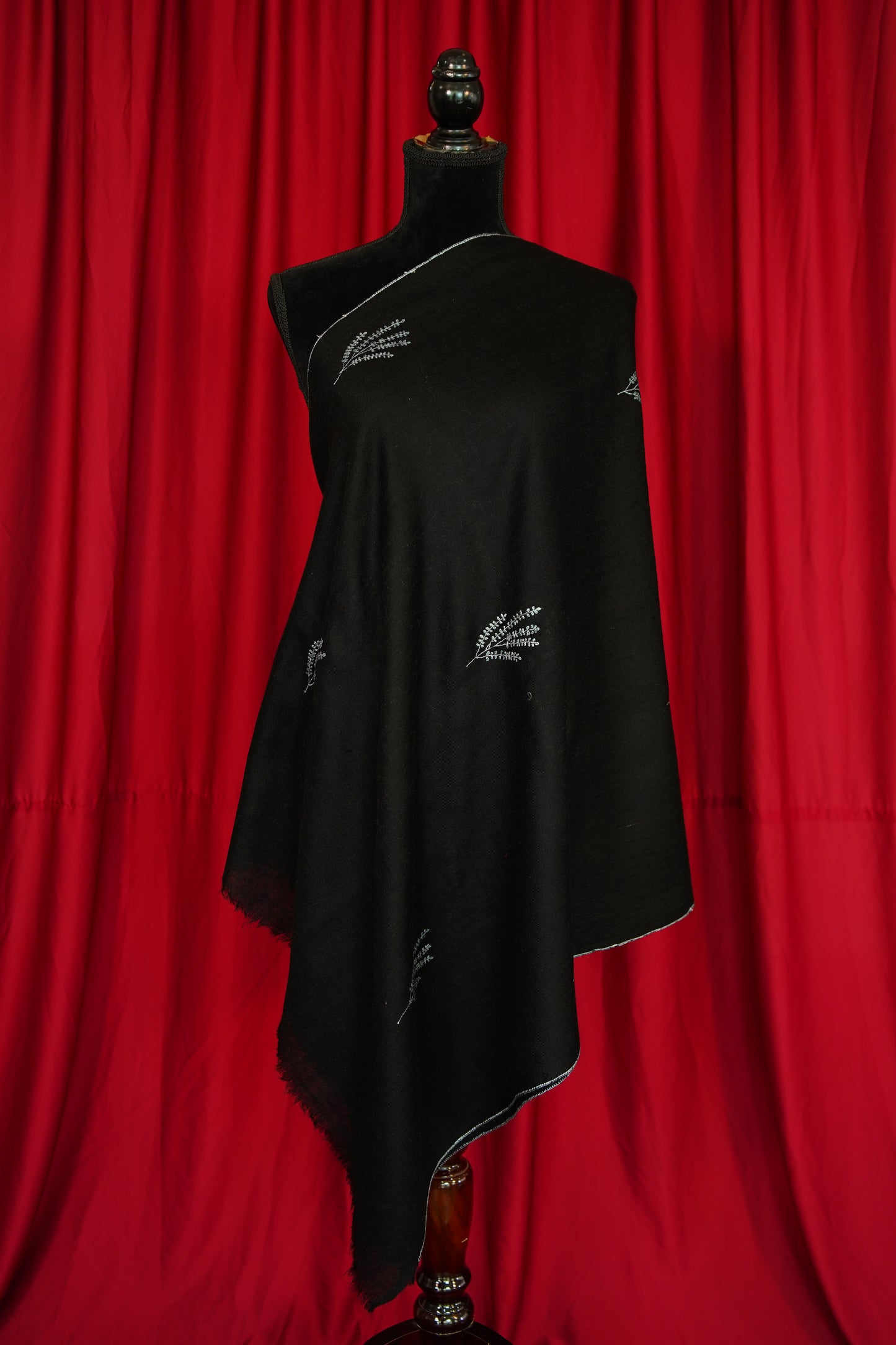 jet black butis embroidery pashmina stole 9881
