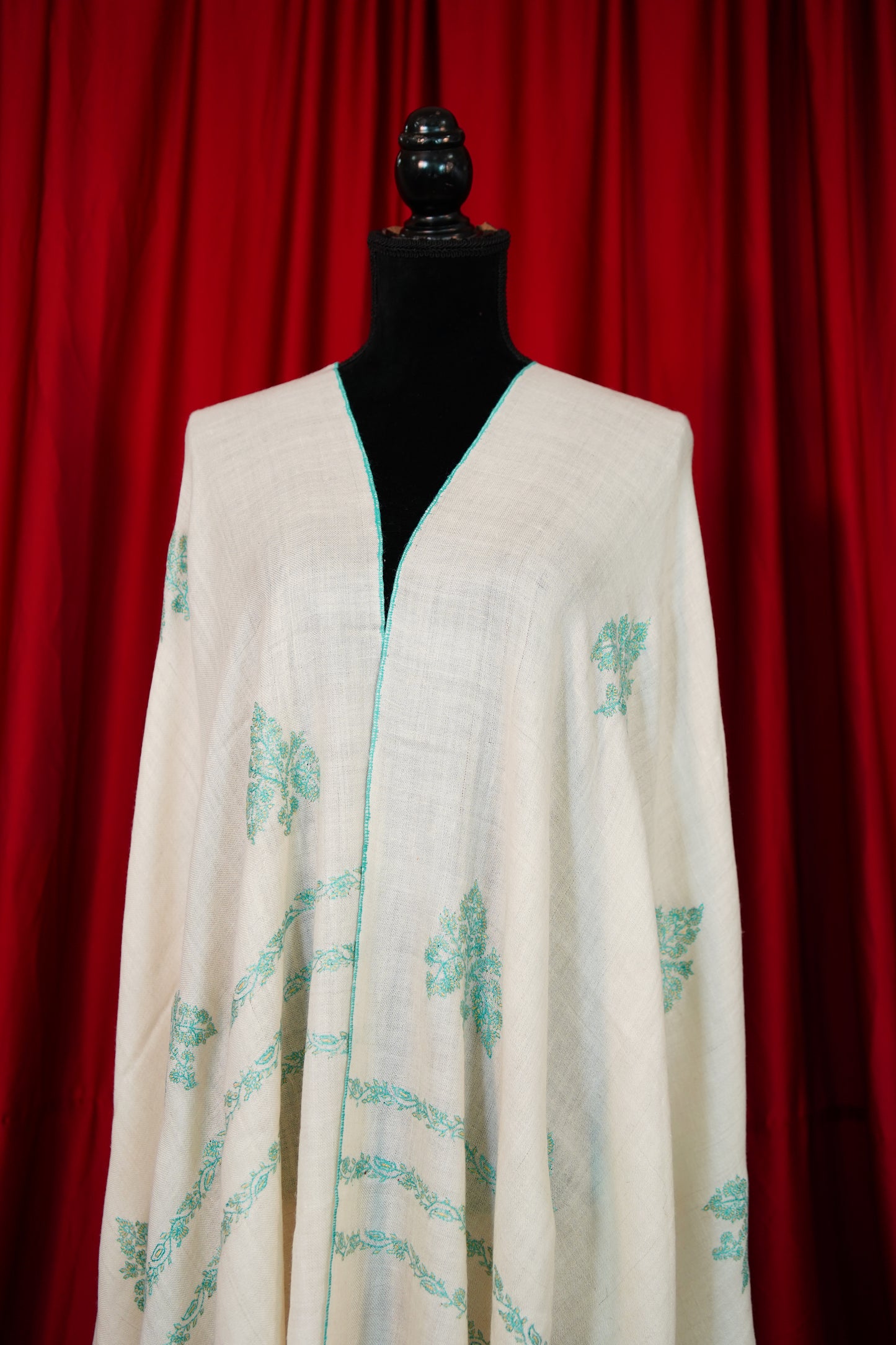 creamy white GI butis embroidery pashmina shawl 9907
