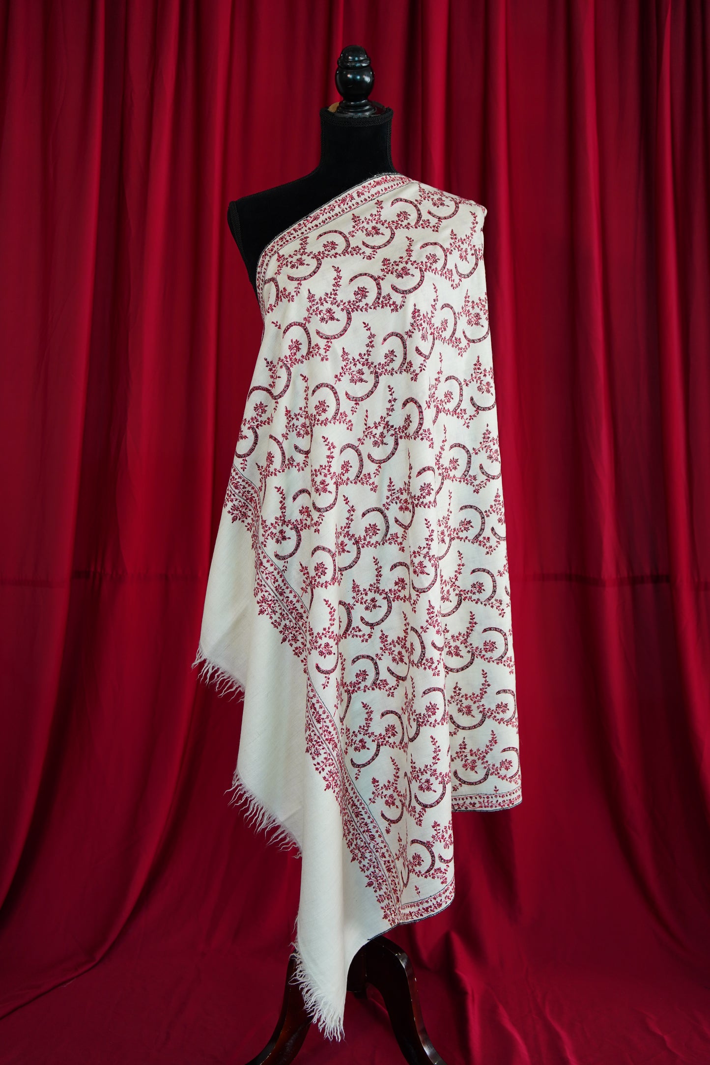 white GI jaali embroidery pashmina shawl 9913