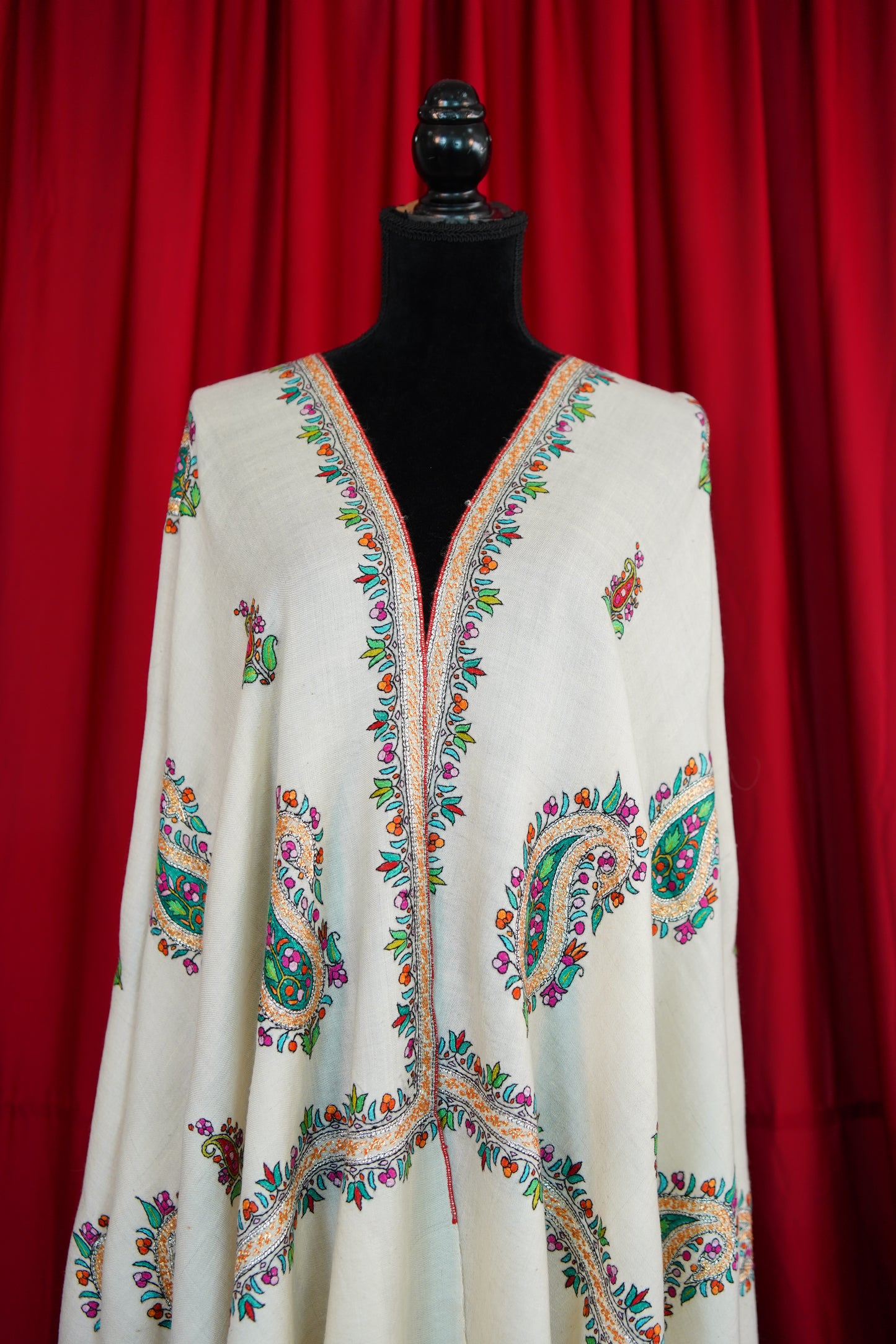 pure white GI butis embroidery pashmina shawl 9926