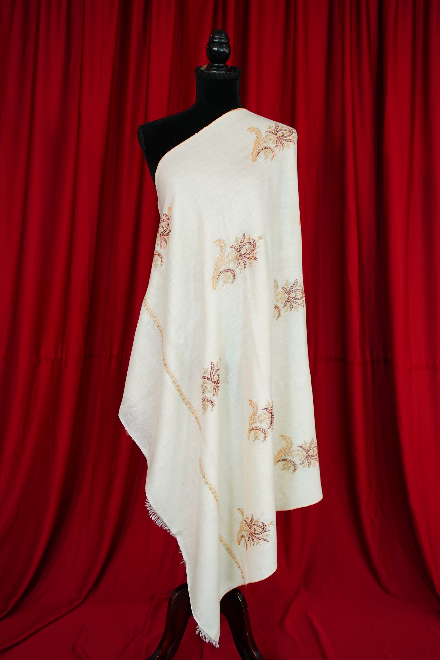 white GI butis embroidery pashmina shawl 9945