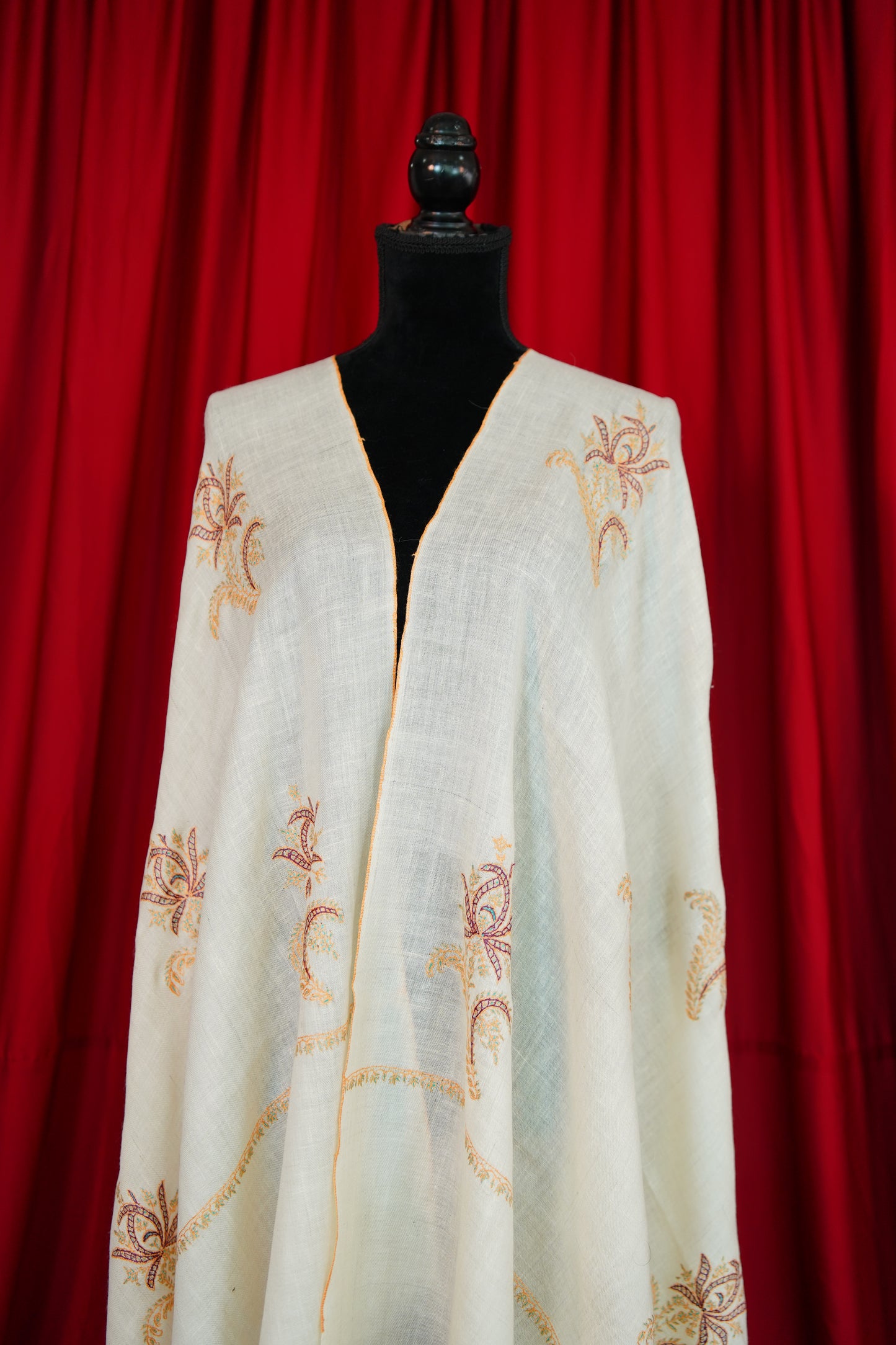 white GI butis embroidery pashmina shawl 9945