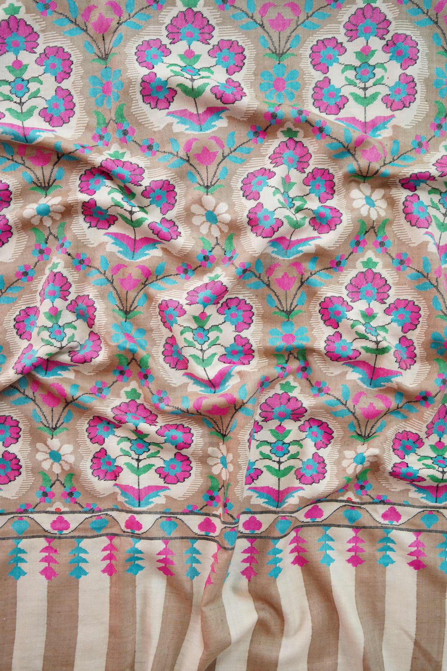 natural and white base kani shawl 9947