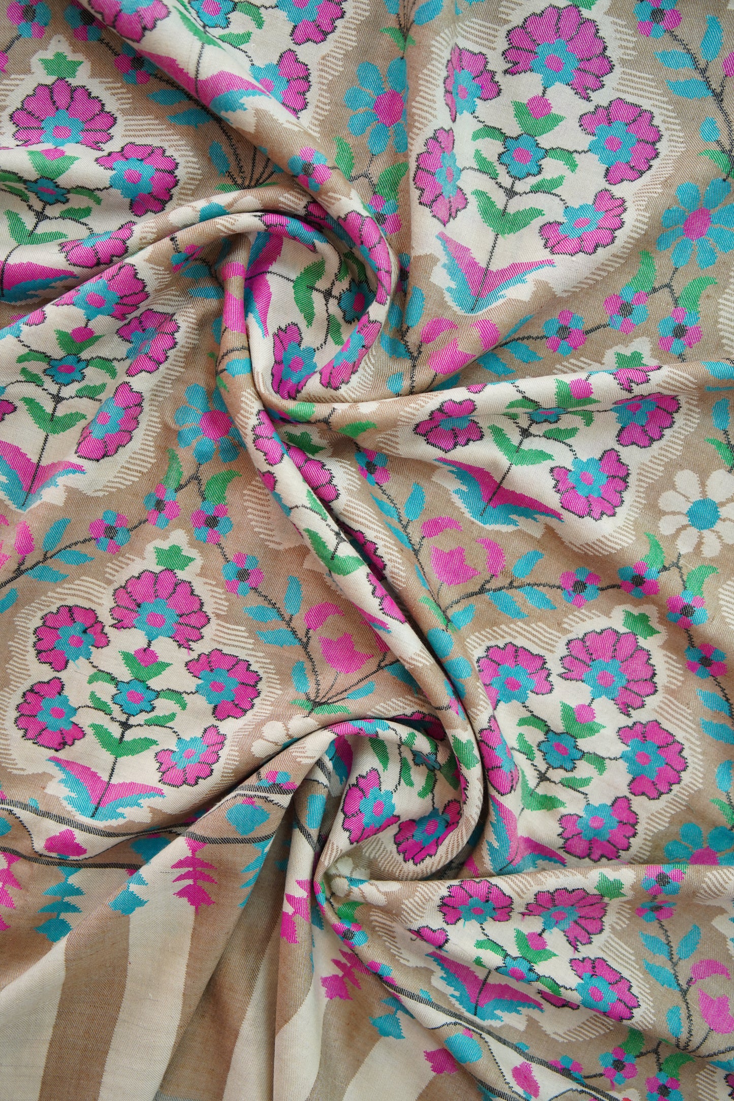 natural and white base kani shawl 9947