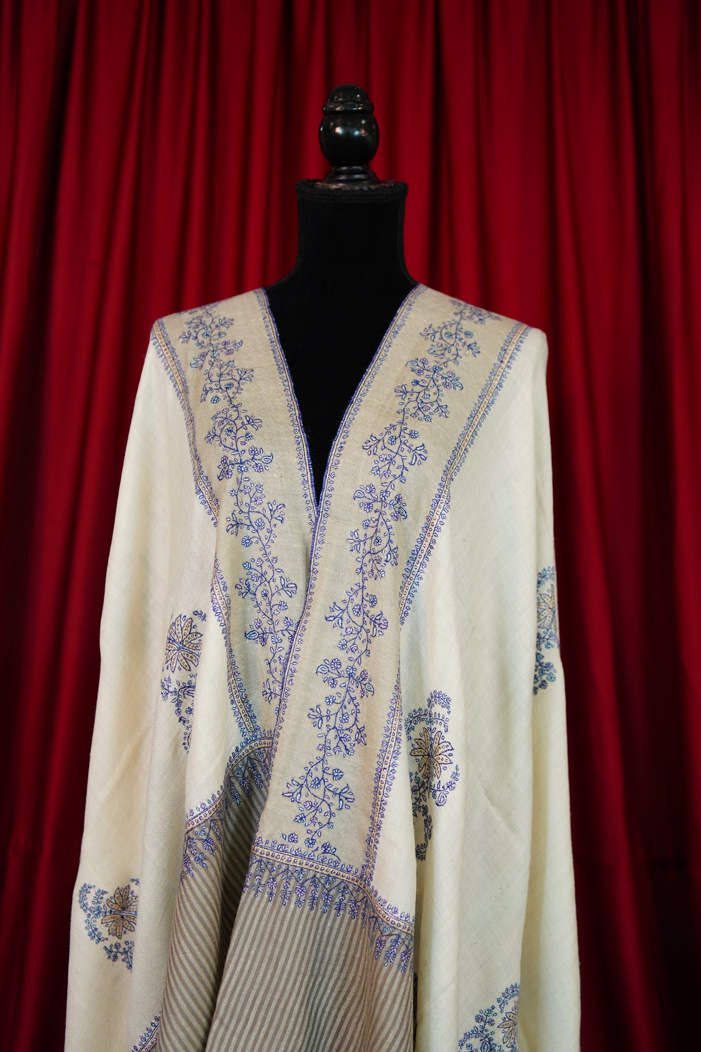 creamy white and natural GI butis embroidery pashmina shawl 9969