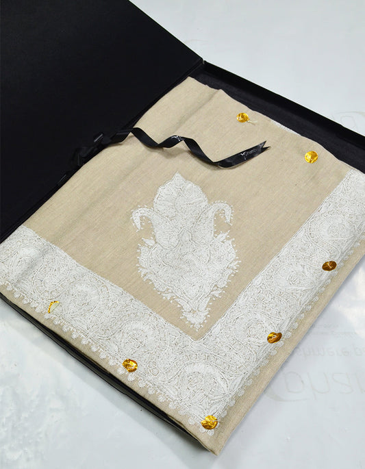 Mussar Rumaal Large Naqsha Off White RL01119